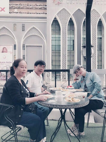Hình chụp lúc du lịch Malay chung với tôi